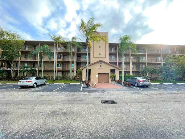 Cambridge At Century Village, 1400 SW 124th Ter #113Q, Pembroke Pines, Florida 33027, image 1