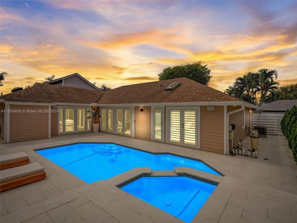 Royal Glen, 13910 SW 103rd Ter, The Hammocks, Florida 33186, image 3