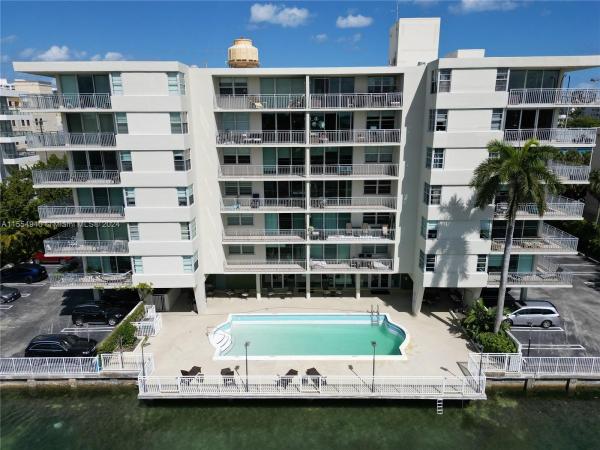 St Regis, 9500 W Bay Harbor Dr #6C, Bay Harbor Islands, Florida 33154, image 2