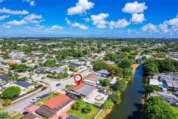 Red Road Manor At Carol City, 5290 NW 172nd St, Miami Gardens, Florida 33055, image 2