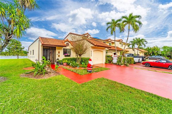 Townhomes Of Country Lake, 6225 NW 190th Ter #6225, Country Club, Florida 33015, image 1