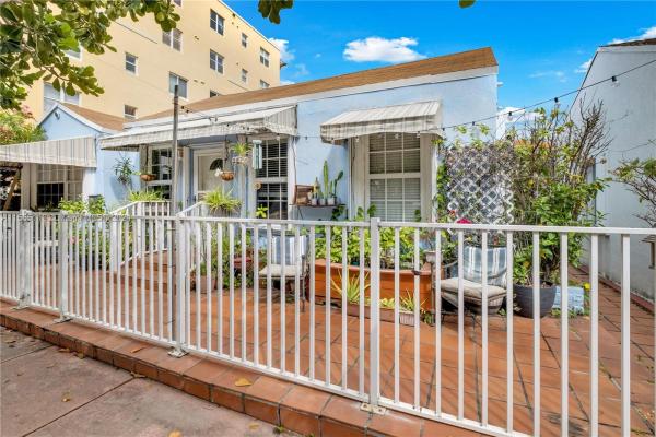Ocean Beach, **Confidential** South Of Fifth, Miami Beach, Florida 33139, image 1