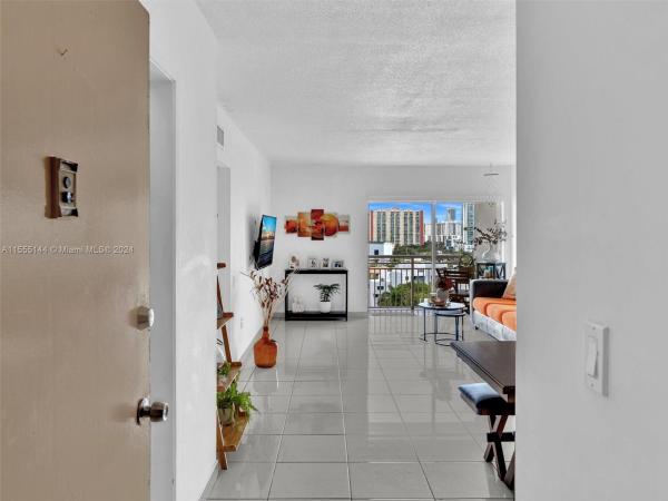 Coastal Towers, 400 Kings Point Dr #1114, Sunny Isles Beach, Florida 33160, image 3