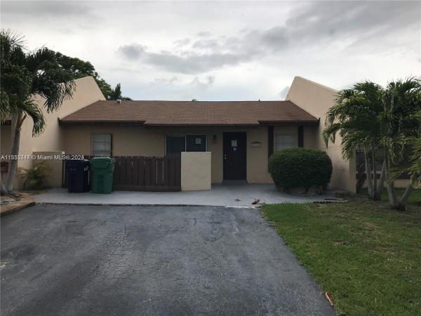 Devon Aire Villas, 12105 SW 110th St Cir N, The Crossings, Florida 33186, image 1