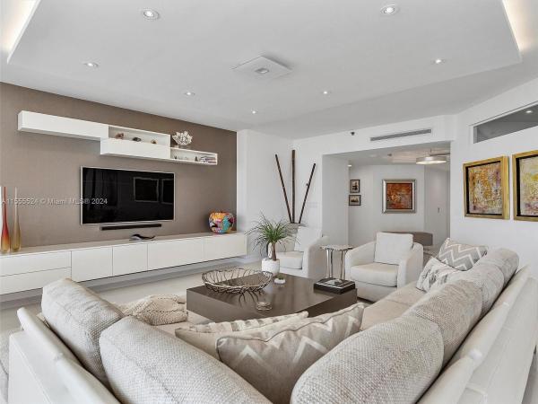 Marina Tower, 19500 Turnberry Way #18A, Aventura, Florida 33180, image 3