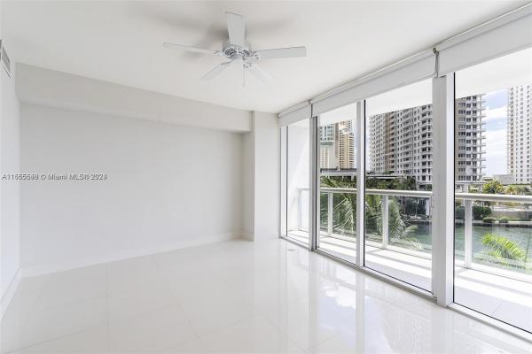 Icon Brickell Tower 2, 495 Brickell Ave #BAY507, Miami, Florida 33131, image 3