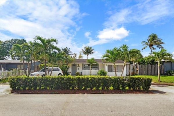 Sunrise Golf Village, 5986 NW 16th St, Sunrise, Florida 33313, image 2