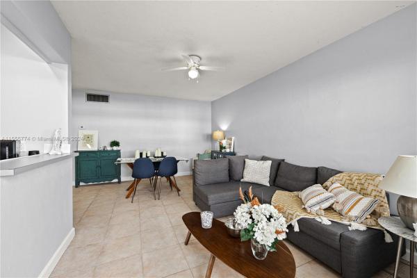 Cypress Gardens, 2225 Polk St #4A, Hollywood, Florida 33020, image 3