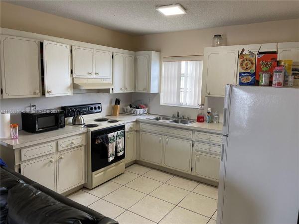 Dell Manor, 1825 Cleveland St #14, Hollywood, Florida 33020, image 1