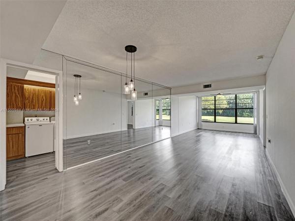 Whitehall Of Pine Island Ridge, 1516 Whitehall Dr #104, Davie, Florida 33324, image 3