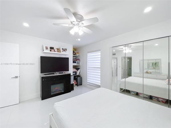 Laguna Club, 10730 NW 7th St #7A, Fountainebleau, Florida 33172, image 3