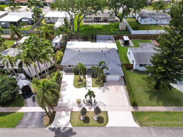 Park Road Manor, 3230 Roosevelt St, Hollywood, Florida 33021, image 1