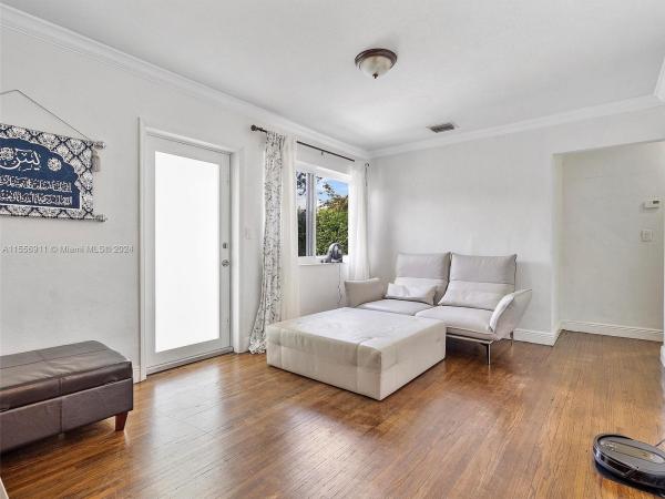 Irons Manor, 630 NE 130th St, North Miami, Florida 33161, image 3