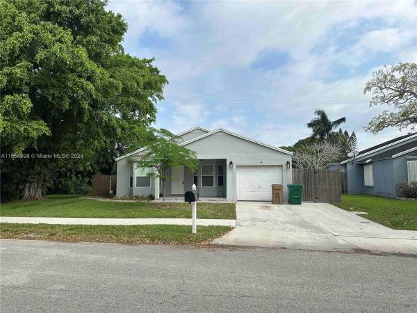 Summer Lake, 12951 SW 15th Mnr, Davie, Florida 33325, image 1