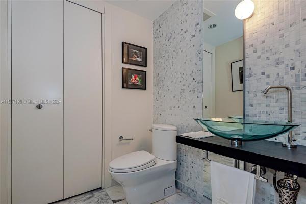 Epic Hotel & Residences, 200 S Biscayne Boulevard Way #3907, Miami, Florida 33131, image 3