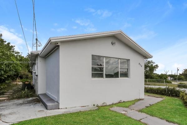 Inlet City, 824 Dr Martin Luther King Jr Blvd, Riviera Beach, Florida 33404, image 3