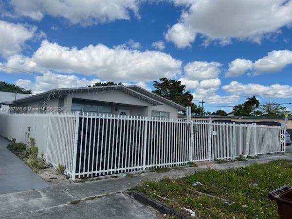 Hialeah Studio, 101 W 10th St, Hialeah, Florida 33010, image 1