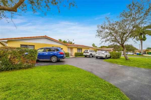 Forest Hills South, 8455 NW 23rd Mnr #1-2, Coral Springs, Florida 33065, image 2