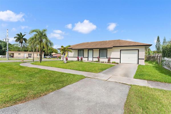 Friedland Manor, 505 SW 8th Ave, Florida City, Florida 33034, image 1