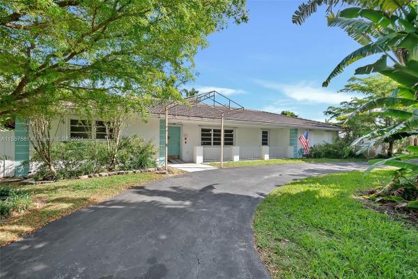 Eureka Drive Estates, 8057 SW 185th St, Cutler Bay, Florida 33157, image 1
