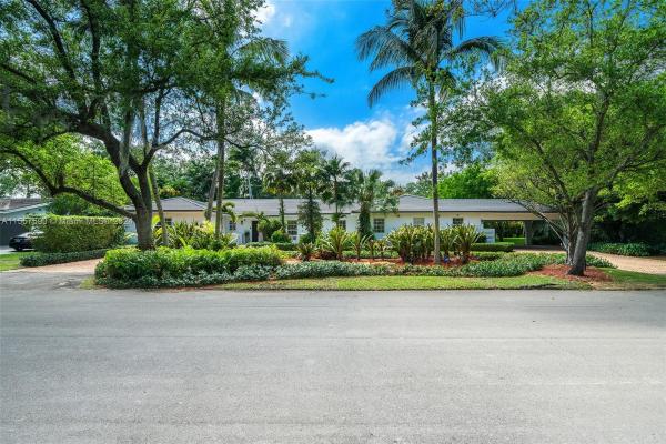 Hammocks Oaks Harbor, 11072 Monfero St, Coral Gables, Florida 33156, image 1