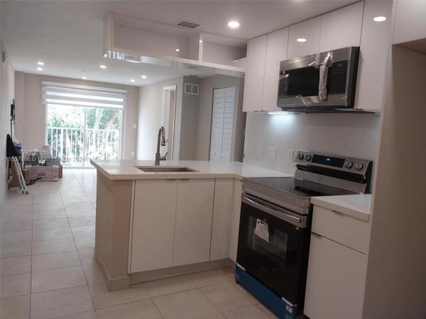 Villa Sole, 218 SW 8th Ave #302, Miami, Florida 33130, image 1