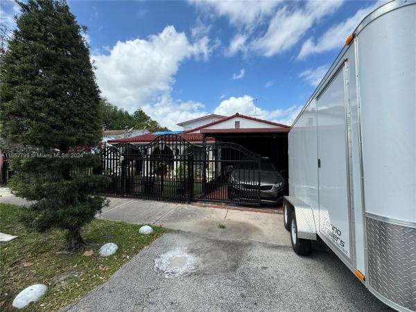 North Miami Estates, 1409 NW 44th St, Miami, Florida 33142, image 3