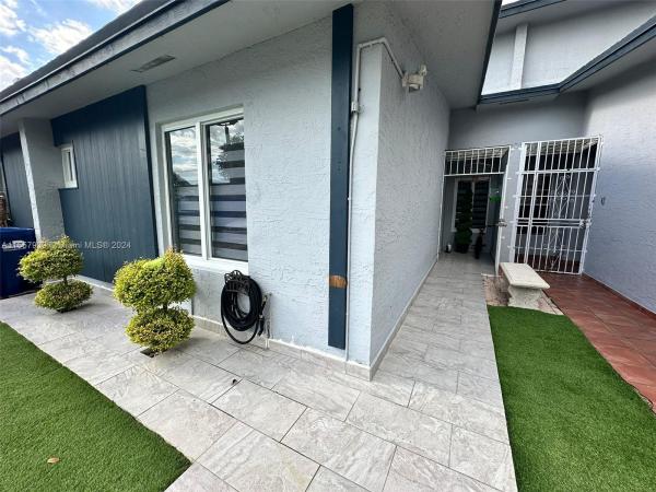 International Villas, 11505 NW 4th Ter #11505, Sweetwater, Florida 33172, image 3