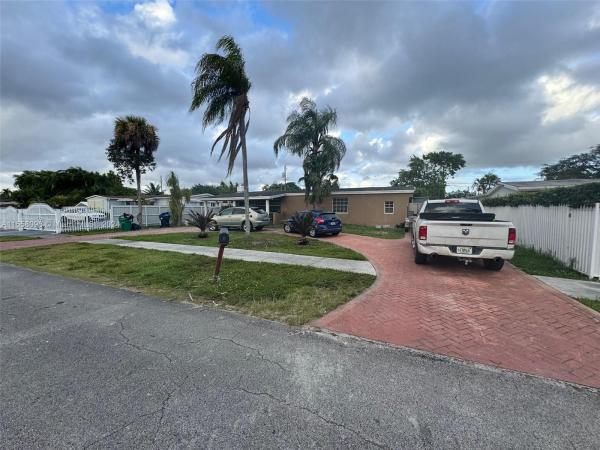 Tropical Estates, 5325 SW 99th Ct, Olympia Heights, Florida 33165, image 3