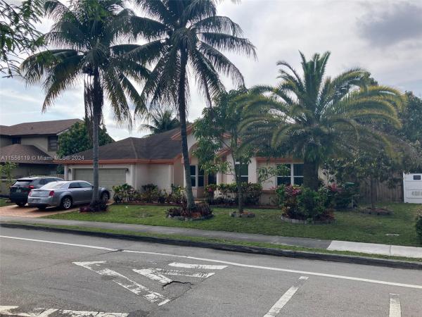 Boulevard Woods East, 5225 NW 70th Ave, Lauderhill, Florida 33319, image 2