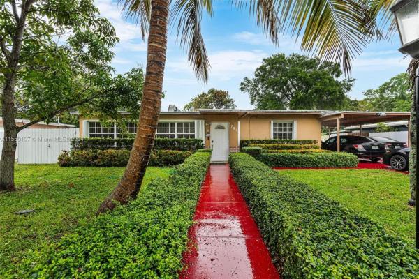 Irons Manor High Pine, 761 NE 139th St, North Miami, Florida 33161, image 1