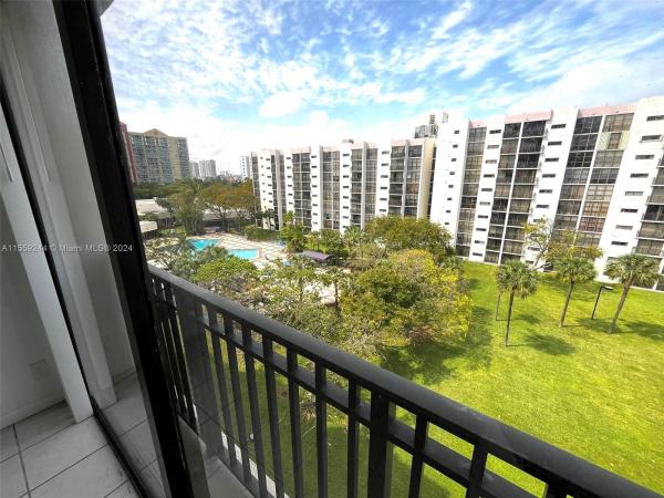Plaza Of The Americas, 16919 N Bay Rd #709, Sunny Isles Beach, Florida 33160, image 1
