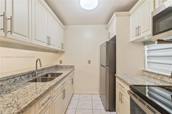 Lakeshore At University Park, 8540 N Sherman Cir #205, Miramar, Florida 33025, image 3