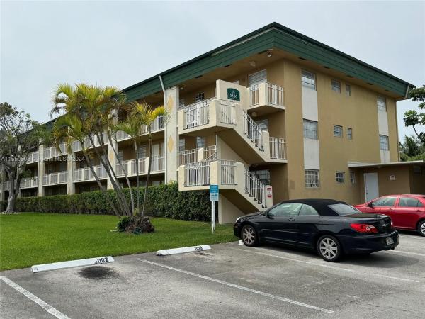 Miller Lake, 5500 SW 77th Ct #305, Glenvar Heights, Florida 33155, image 1