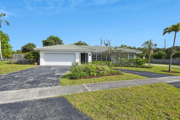 Palmetto Pines, 10265 Dorchester Dr, Boca Raton, Florida 33428, image 2