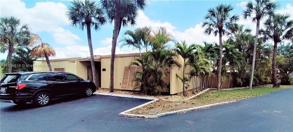 Loch Lomond West, 7024 Crown Gate Dr #7024, Miami Lakes, Florida 33014, image 1
