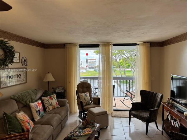 Vista Del Lago, 12219 SW 14th Ln #2308, Tamiami, Florida 33184, image 3