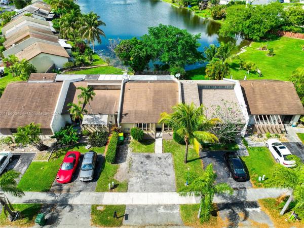 Townhomes Of Audubon, 1421 S Audubon Dr, Homestead, Florida 33035, image 1