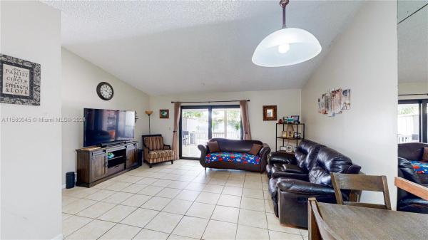 Townhomes Of Audubon, 1421 S Audubon Dr, Homestead, Florida 33035, image 3