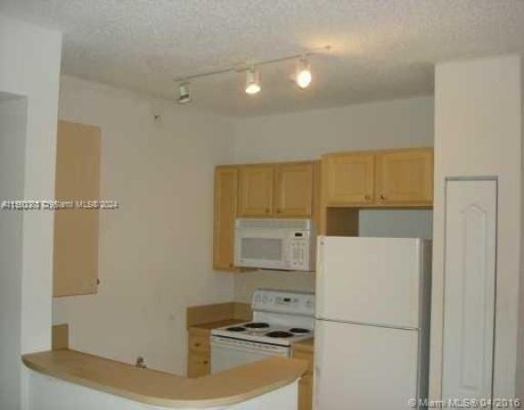 Valencia, 6001 SW 70th St #146, South Miami, Florida 33143, image 1
