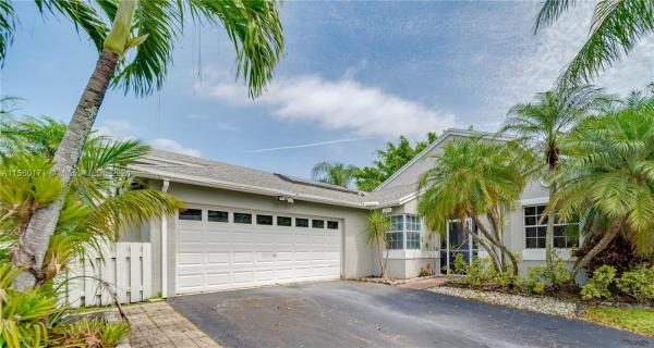 Sugar Bay, 10773 Lago Welleby Dr, Sunrise, Florida 33351, image 2