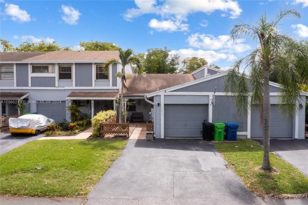 Heftler Townhouses At Red Bridge, 7836 NW 41st St, Sunrise, Florida 33351, image 1