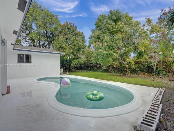 Falcon, 1400 NW 55th Ave, Lauderhill, Florida 33313, image 1