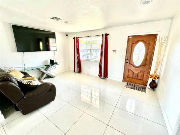 Avocado Villas, 1690 SW 4th St, Homestead, Florida 33030, image 2