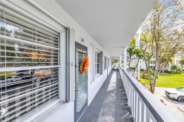 Lyndhurst, 2011 Lyndhurst H, Deerfield Beach, Florida 33442, image 2