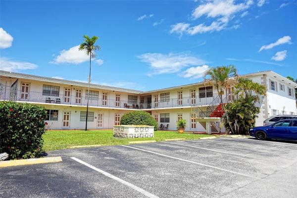 Dell Manor, 1825 Cleveland St #3, Hollywood, Florida 33020, image 3