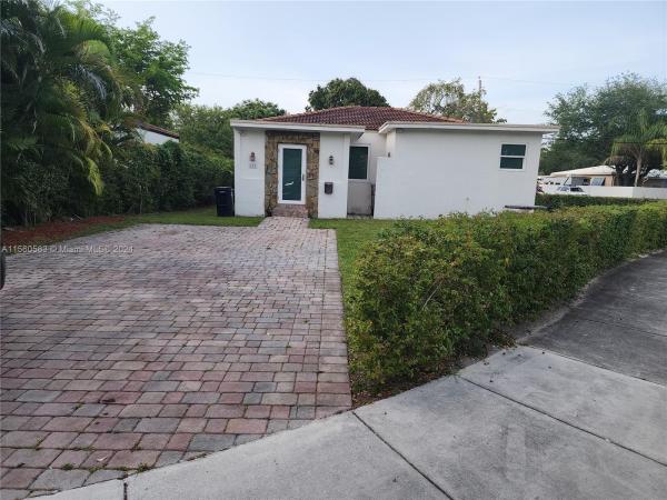 Country Club Estates, 101 Glendale Dr, Miami Springs, Florida 33166, image 2
