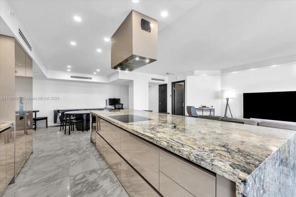 Terraces North Turnberry, 20191 E Country Club Dr #2403, Aventura, Florida 33180, image 3