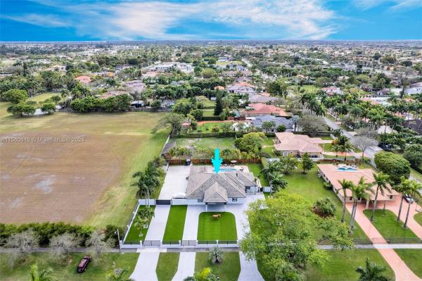 Tamiami No HOA, 12950 NW 6th St, Tamiami, Florida 33182, image 2