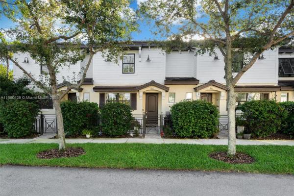 Barefoot Beach Villas, 847 S Ocean Blvd, Pompano Beach, Florida 33062, image 1